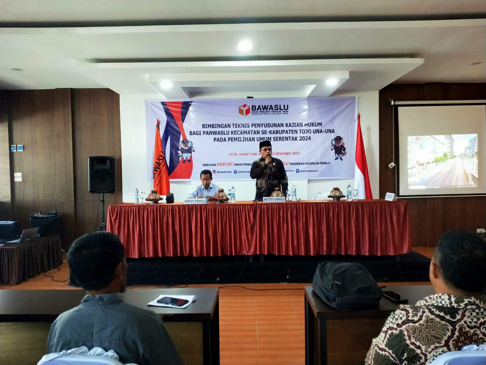 Bimtek Kajian Hukum, Arfan Tandje ; saya yakin tidak semua adalah orang hukum, namun kita harus tetap belajar itu