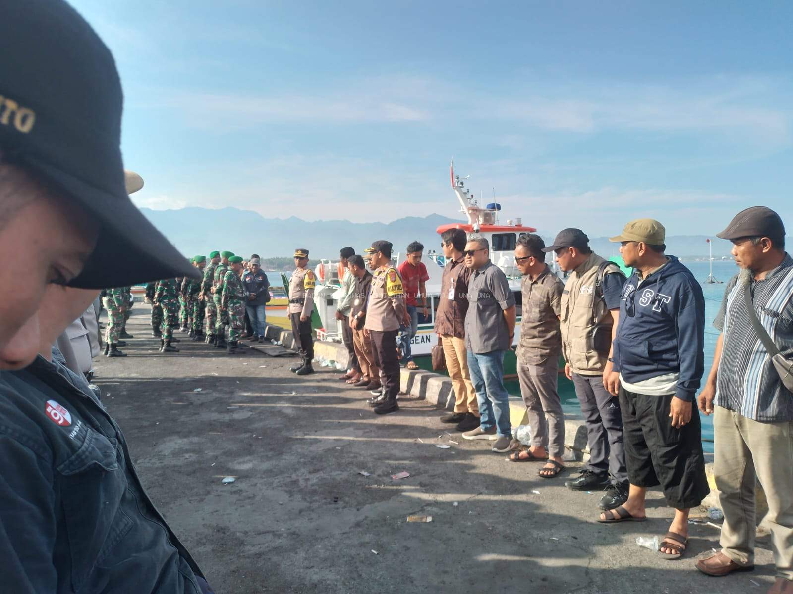 Bawaslu Touna Awasi Pendistribusian Logistik Di Pelabuhan Desa Labuan