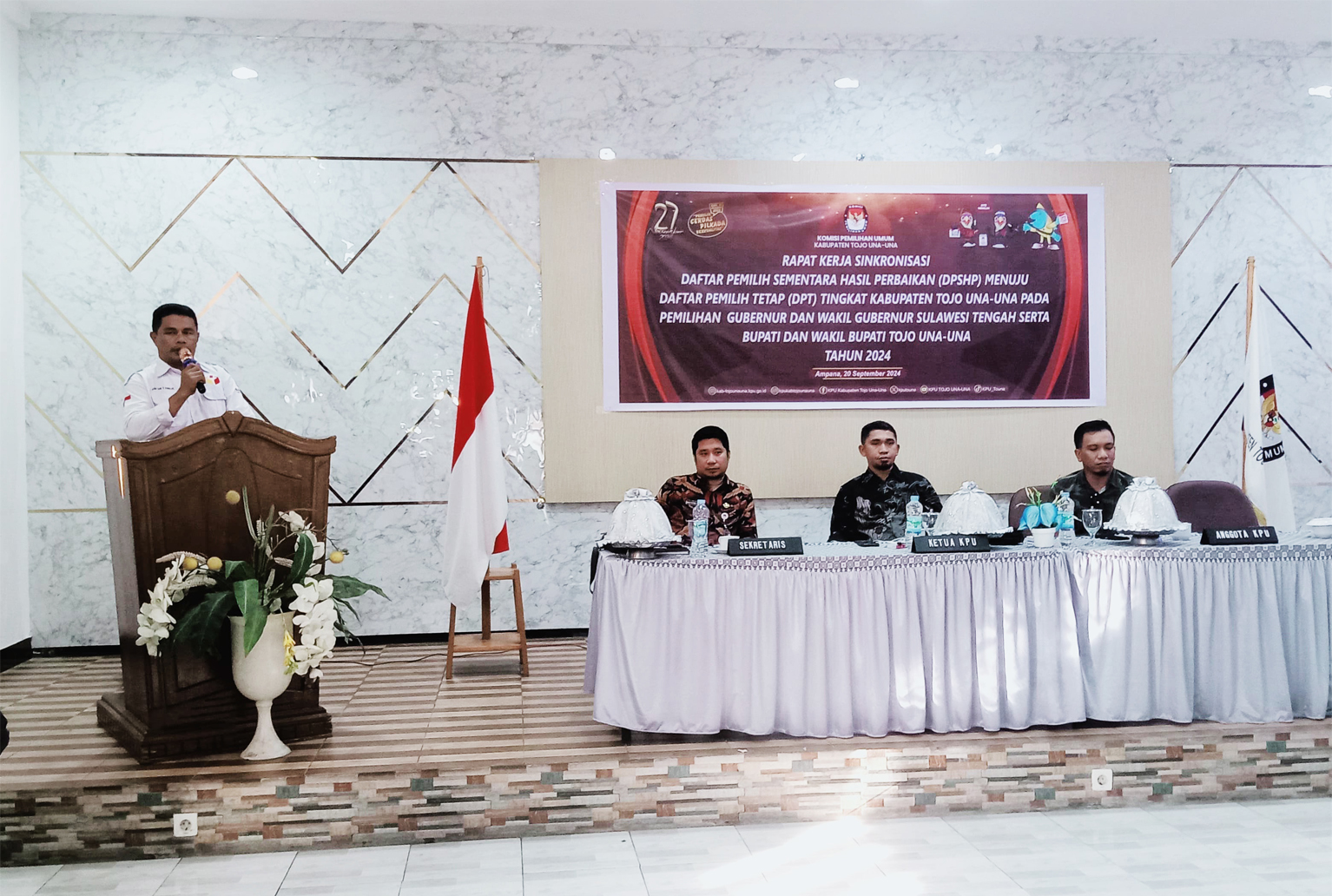 Anggota Bawaslu - Arfan Tandje memberikan sambutan pada Raker Sinkronisasi DPSHP