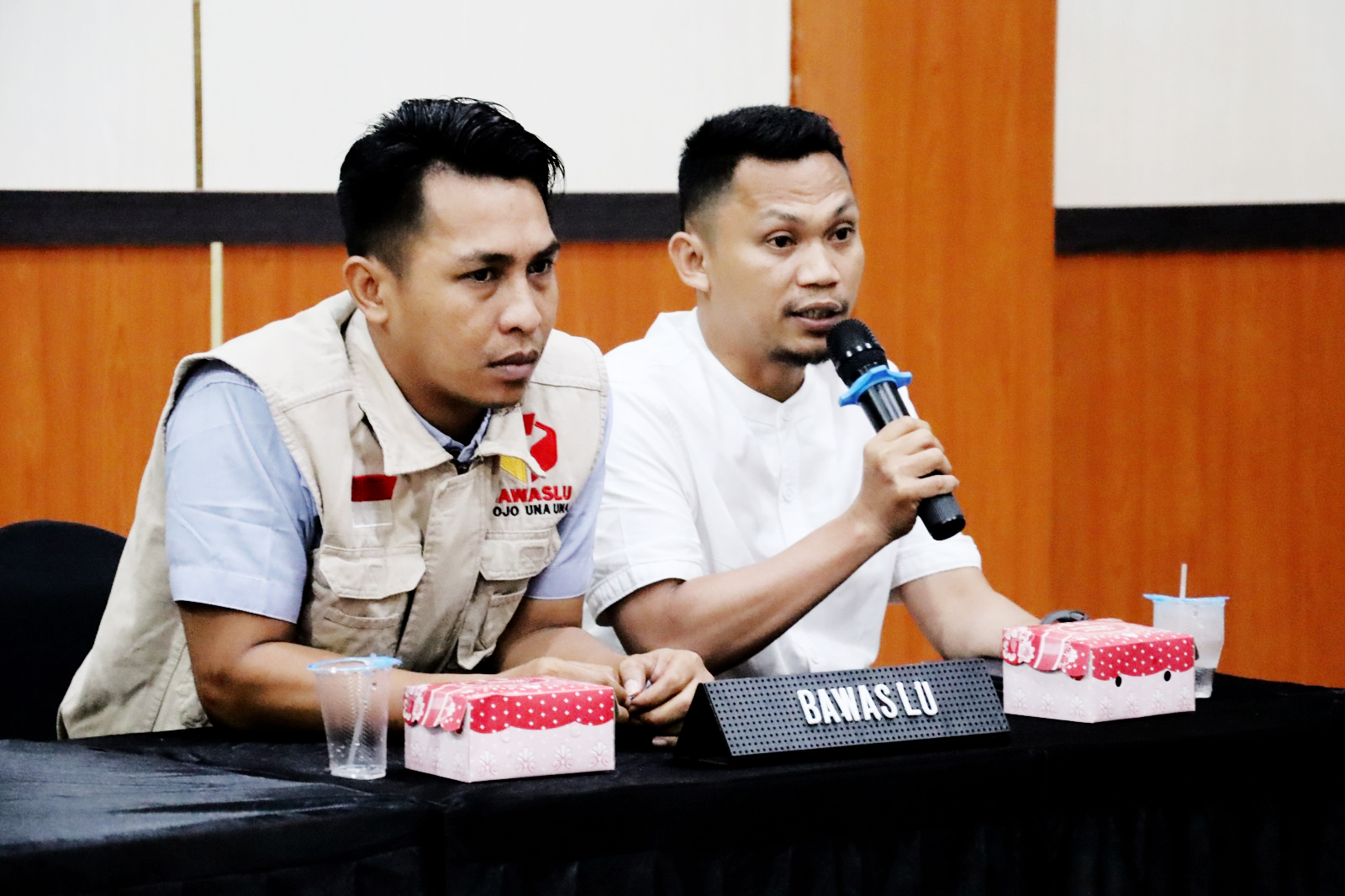 Ketua dan Anggota Bawaslu Touna