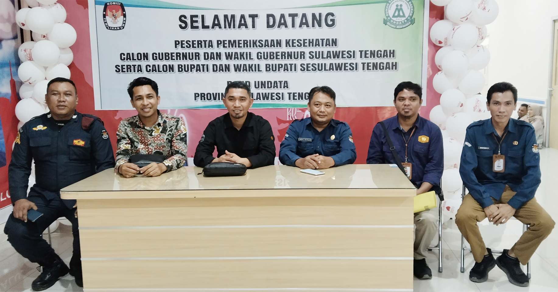 Anggota Bawaslu Kab. Tojo Una-Una bersama Ketua dan Anggota KPU Kab. Tojo Una-Una berserta jajarannya, di RSUD Undata Palu (1/9/2024)