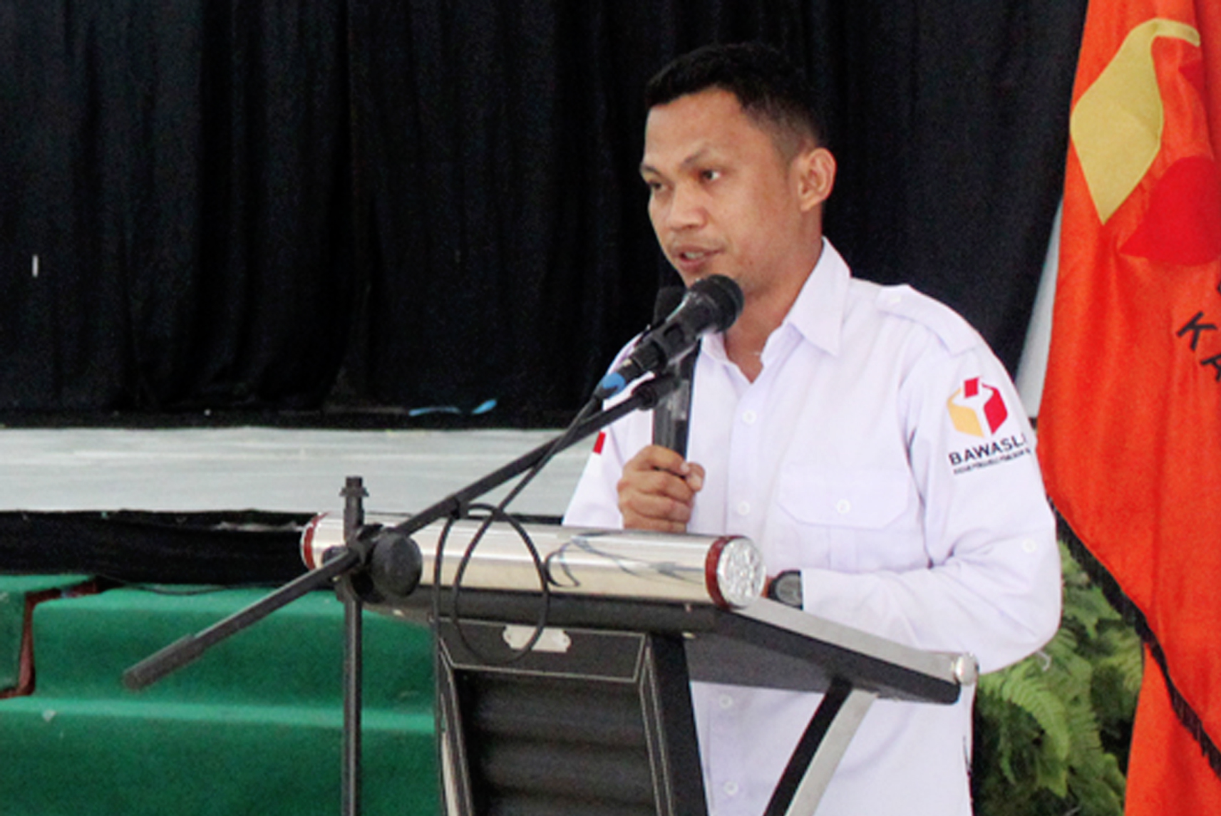 Ketua Bawaslu Taufiq Rizal R. Liara, S.Pd