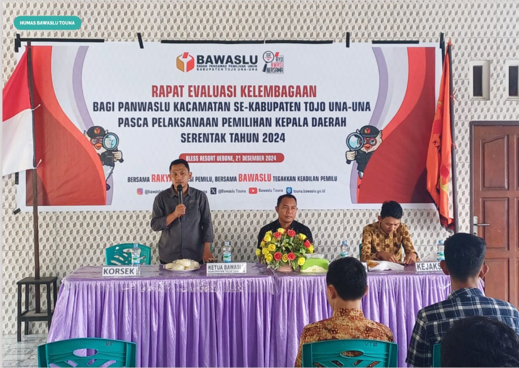 Ketua bawaslu Touna, Taufiq Rizal R. Liara, S.Pd pada Kegiatan Evaluasi Kelembagaan Pengawas Pemilu
