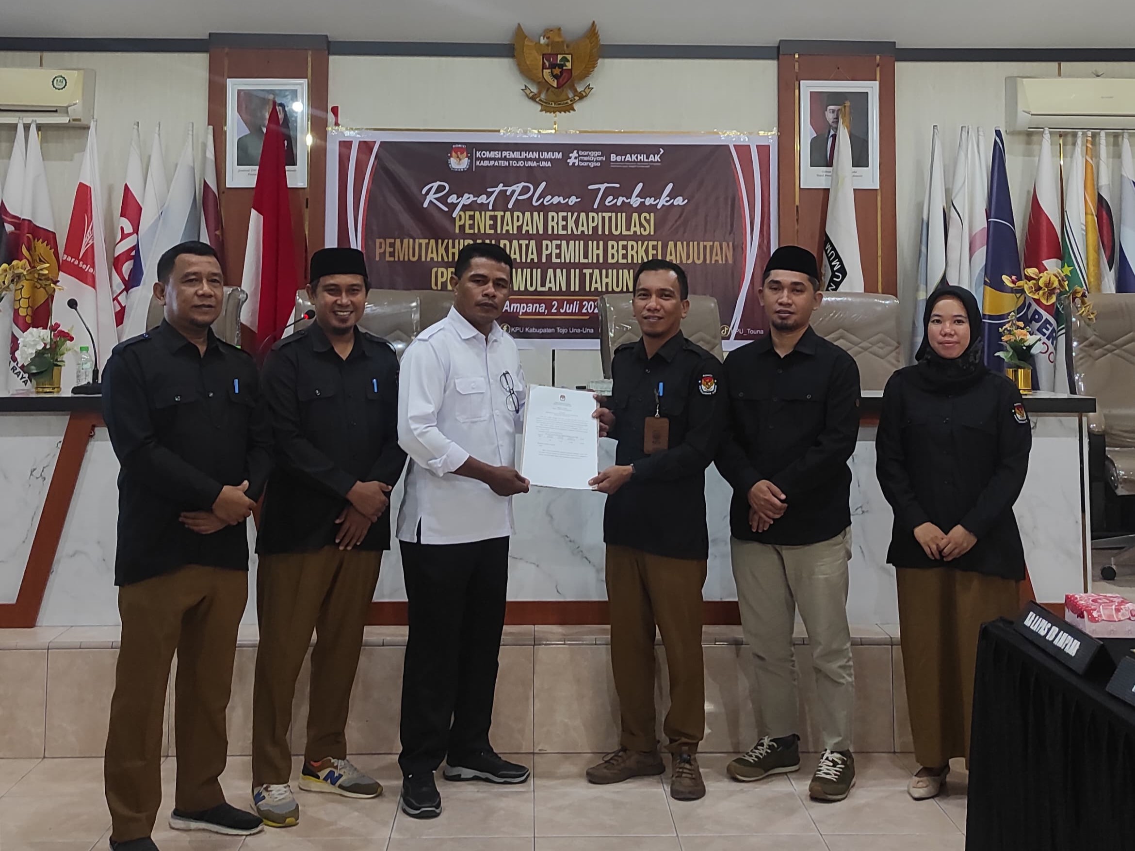 Foto Penyerahan Berita Acara