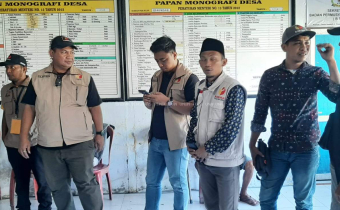 Hari Pencoblosan Di Touna, Anggota Bawaslu Sulteng Kunjungi Beberapa TPS 