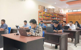 Ketua Bawaslu Touna, Buka Ujian Seleksi Panwascam Existing. Dari 27 Pendaftar, 1 Orang Tidak Hadir 